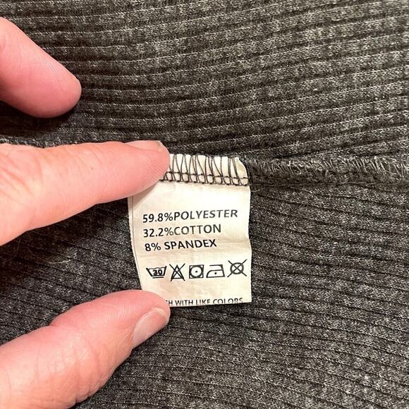 *Like New* Soft Gray Ribbed Tank Top with Wooden Buttons - Picture 7 of 7